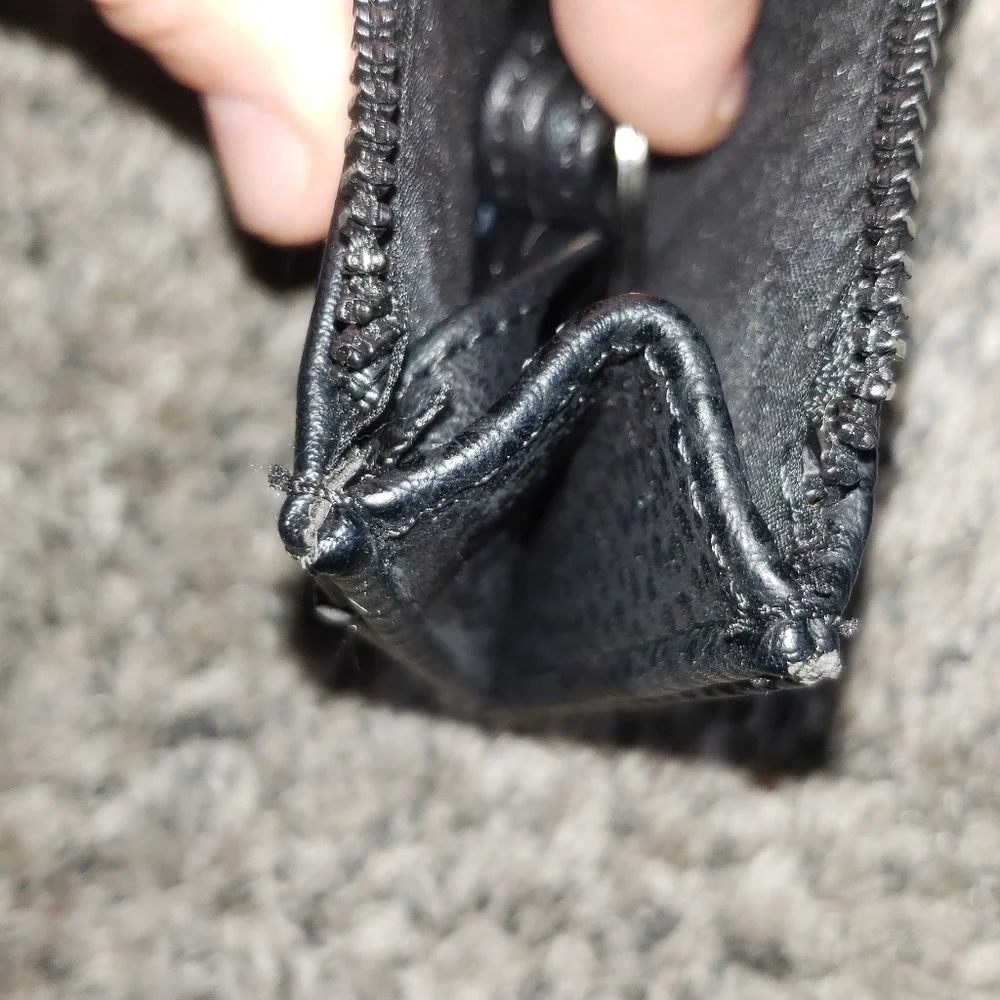 Kenneth Cole Reaction| Black Textured Wallet Wristlet
